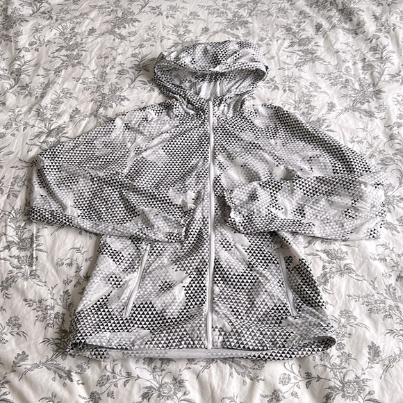 Nike Running Printed Distance Floral Light Jacket - Picture 6 of 14